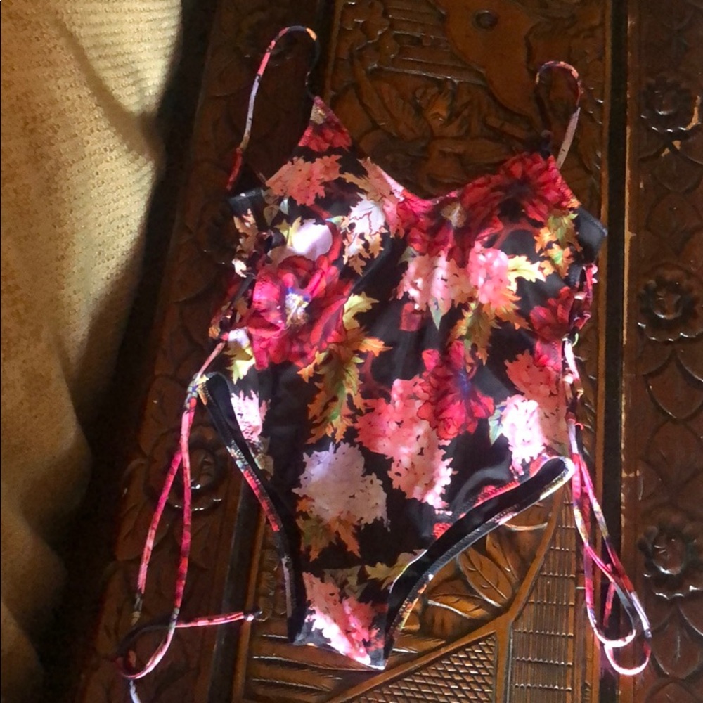 One piece bathing suit